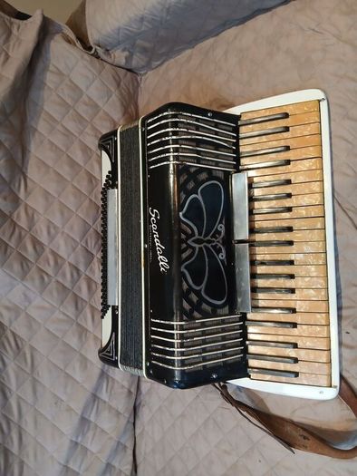 Vintage scandalli butterfly model piano  accordion, open to offers