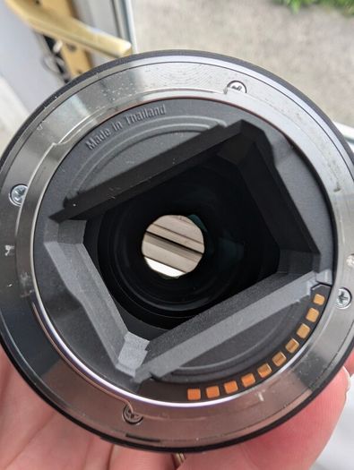 Lens sony 2.8 90 Macro G oss Needs repair