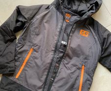 BG Craghoppers rain/wind jacket 9-10 years old NEW