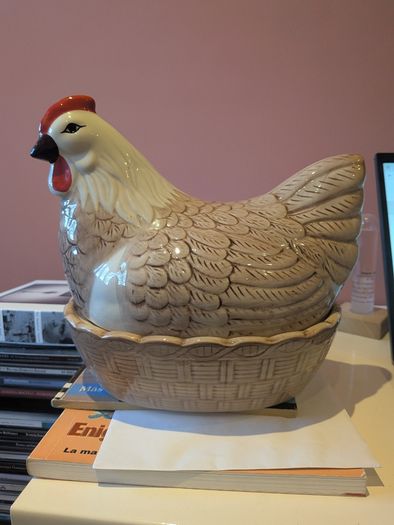 Rise & Shine Hen Nest Egg Container