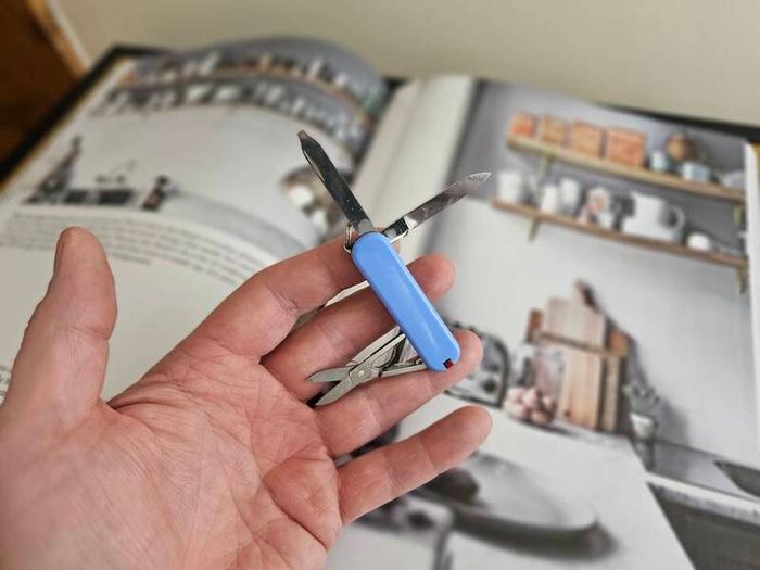 Victorinox Classic Sd 58mm Swiss Army Knife Keychain tool