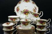 Royal Albert "Old Country Roses" Tea Pot and tea Set