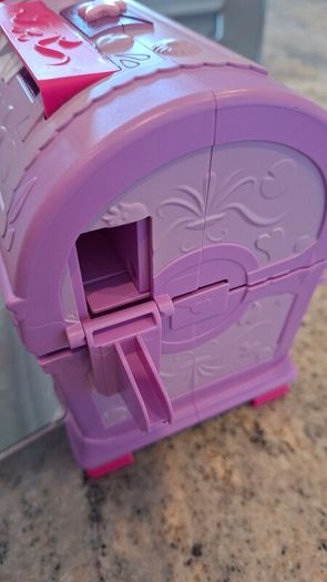 Vivid  Secret Findees Magic Mailbox - Red