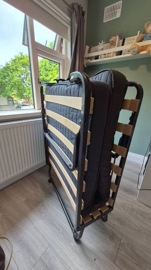 Fold up bed