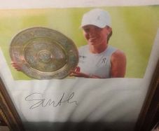 Iga Swiatek signed photo with trophy - framed