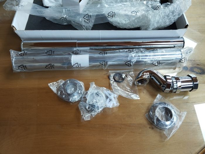 1.5 Chrome telescopic Pipe shrouds And P Trap For Free Standing Bath