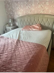 Kingsize bed