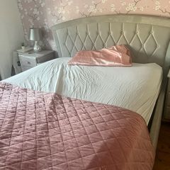 Kingsize bed