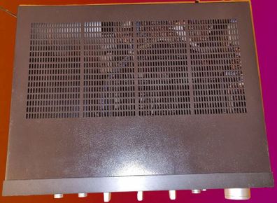 From 1981 Amplifier Technics - SU-V7, working good.