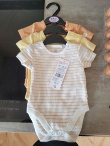 Bodysuits unisex 3-6months BNWT