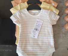Bodysuits unisex 3-6months BNWT