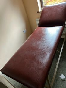 treatment / physio / beauty therapy table