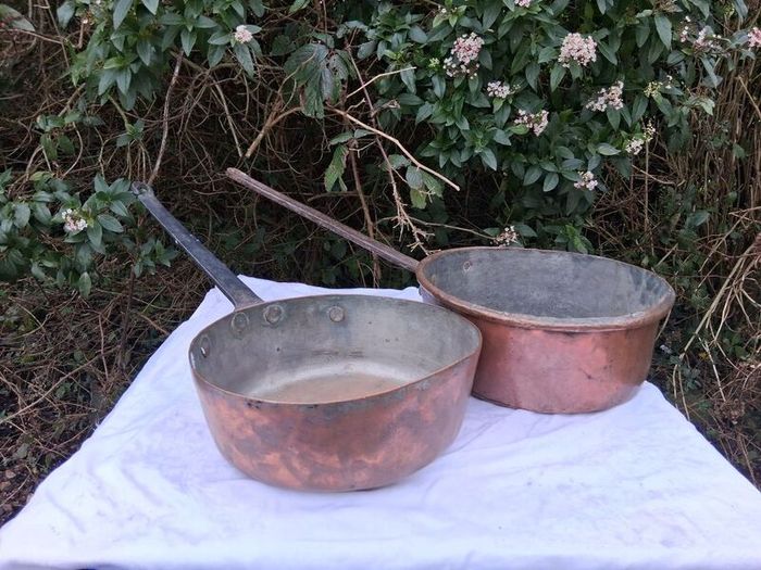 2 X Antique Mid 19th Century Large Copper Pots (Cast Iron Handles)