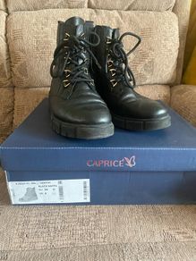 Ladies leather boots