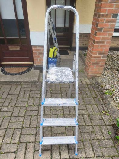 Step ladder