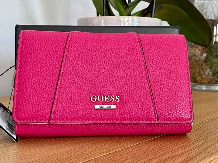 Guess wallet