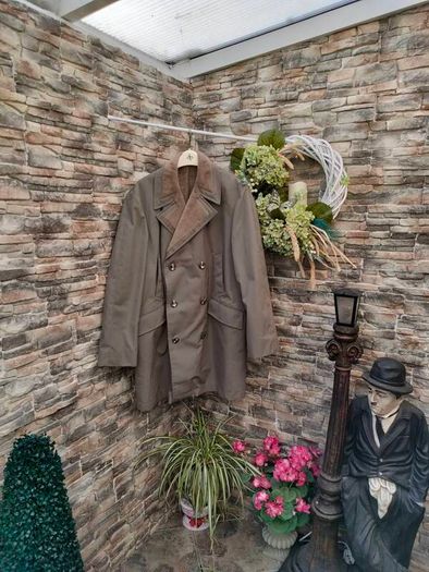 Vintage 80s JW Balfour overcoat  Size XL -XXL , measurements in the photos  Faux fur lined  Multiple pockets  Great condition for its age  Extremely warm