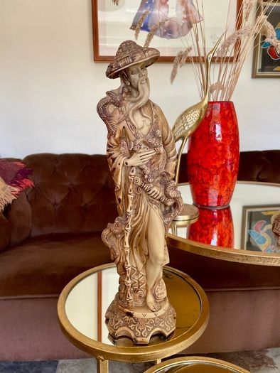 Vintage Oriental Resin Sculptured Figures Traditional Attire 1970s