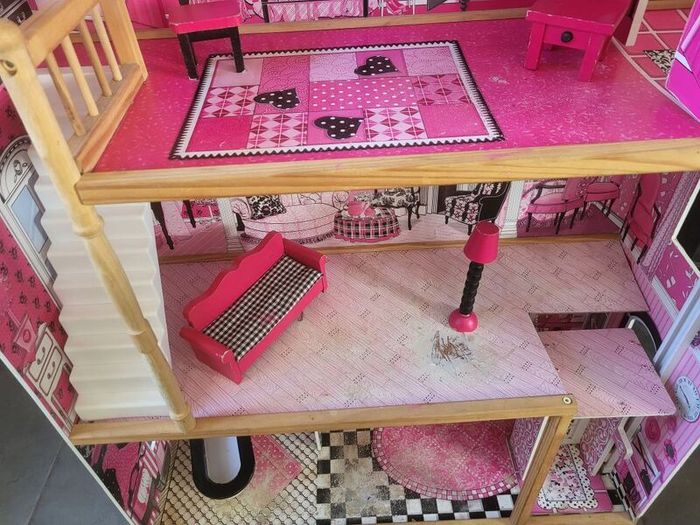 Doll's House