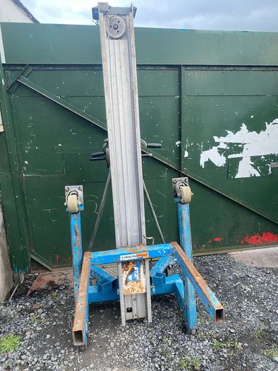 Genie SLA 10 lift