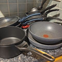 10 Cooking Pans (saucepans, frying pans, sautepans)