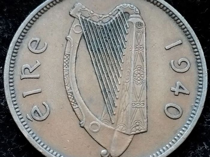 [#116] - Ireland 1940 | Irish 1d | Irish One Penny | Hen and Chicks | KM.11