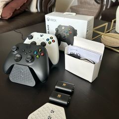 Xbox Genuine Controllers X2 - Recharging Pack