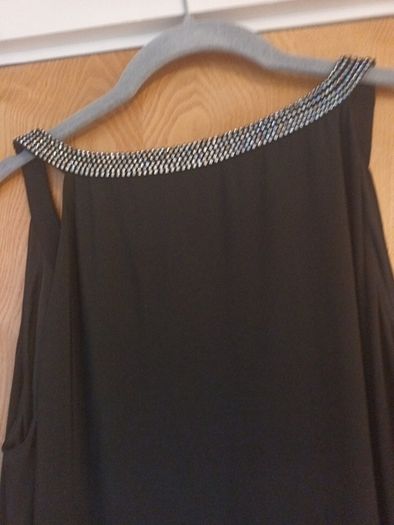 Arruba Long Black  Dress With  A Diamond V- Neckline. S.12.  New.- No Tag.