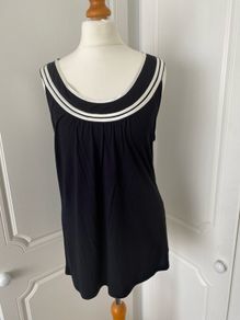 BNWT Black Top, size 14