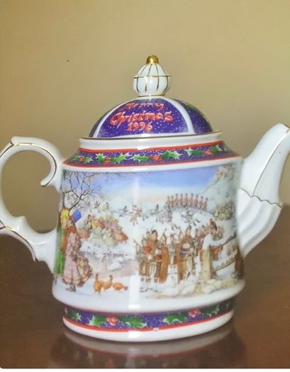 Sadler Christmas Tea Pot