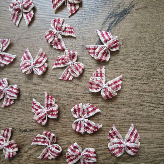 Christmas mini bows - beige and red