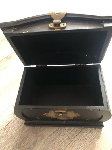 Jewellery box