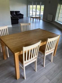 Dining table and 4x chairs