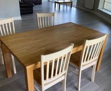 Dining table and 4x chairs