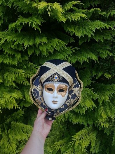 27cm blue venitian mask postage possible
