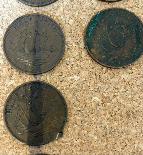 Old Great Britain Half Penny Coins (20)