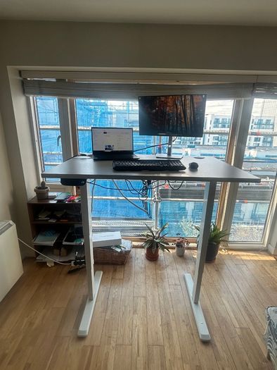 Standing desk