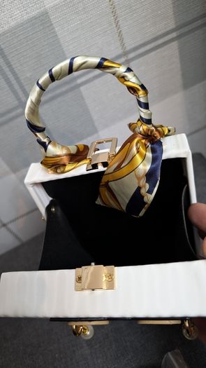 Chic Striped Design Shoulder Bag.