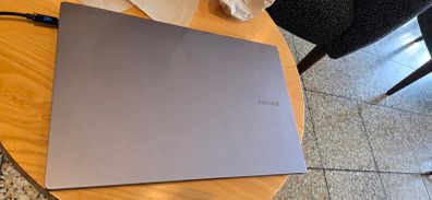 Samsung Galaxy Book 4  i5 (13th Gen) 16GB RAM  512GB SSD