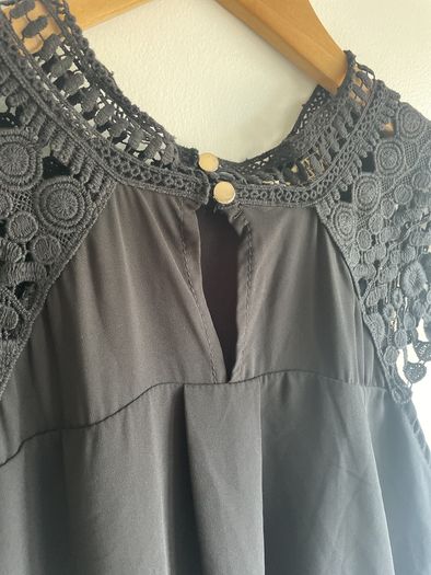 Papa D'oro ladies black lace top size 14 to 16 - new