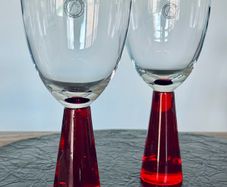 Vintage| Set of 2 Artland Prescott wine glasses