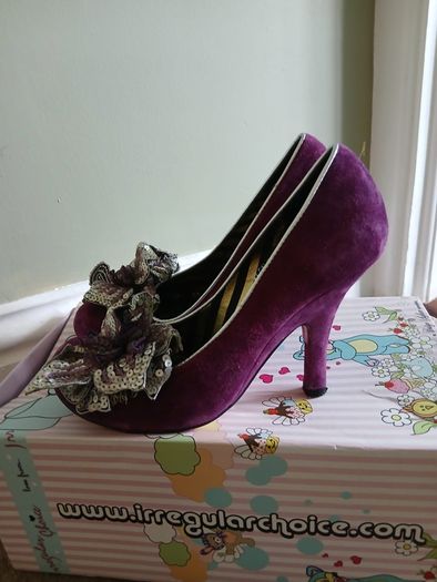 Itregular shoes size 37
