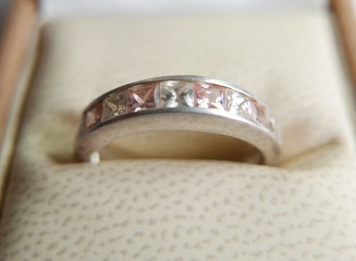 Vintage 925 Sterling Silver Ring with Pink and Clear Stones size Q - 3,0g
