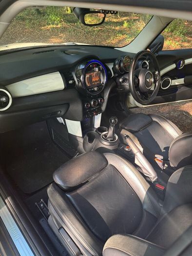 Stunning Mini One 1.2 turbo