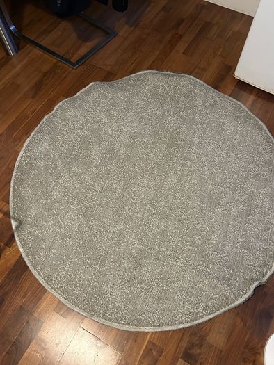 round rug
