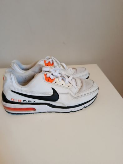 Nike shoes air max