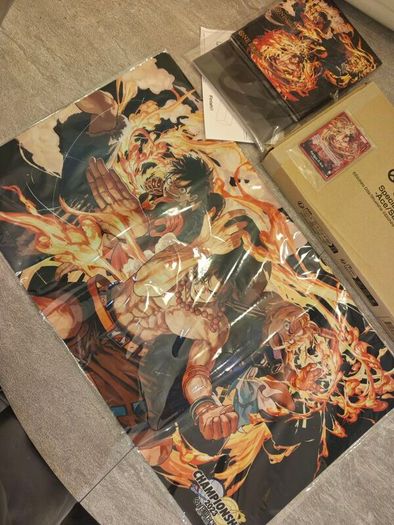one piece play mat and promo brand new box open