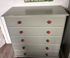 Chest of drawers