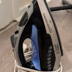 Russell Hobbs Colour Control Ultra iron