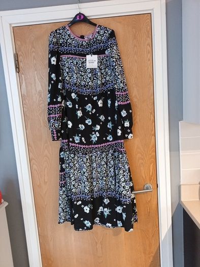 Glamorous  Dress. S. 10. B.N.W.T